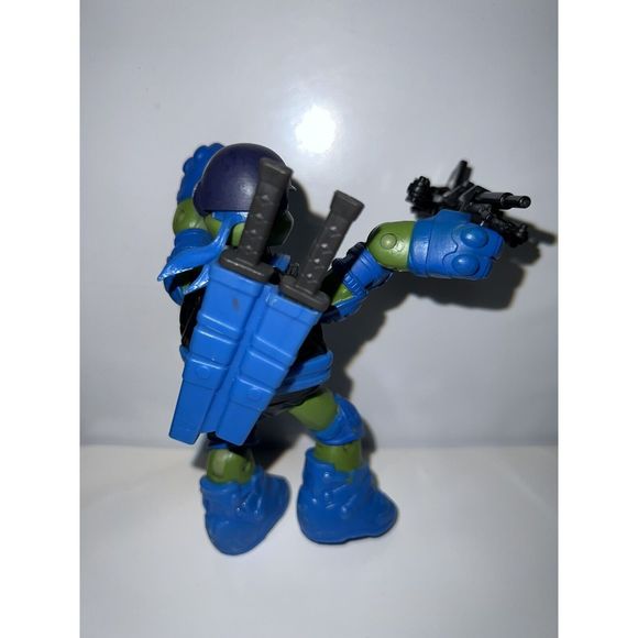 2013 TMNT Teenage Mutant Ninja Turtles Leonardo Blue Riot Gear Action Figure - Picture 3 of 3